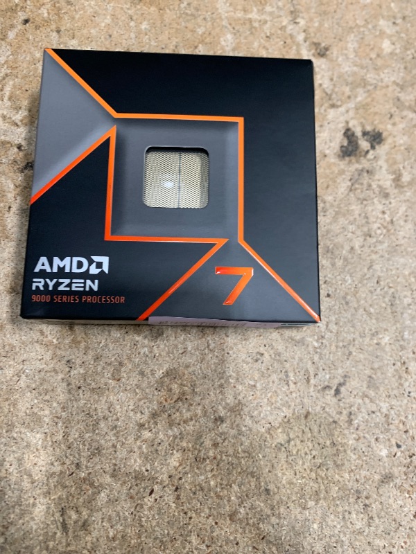 Photo 1 of **For PARTS ONLY *** AMD Ryzen™ 7 9700X 8-Core, 16-Thread Unlocked Desktop Processor