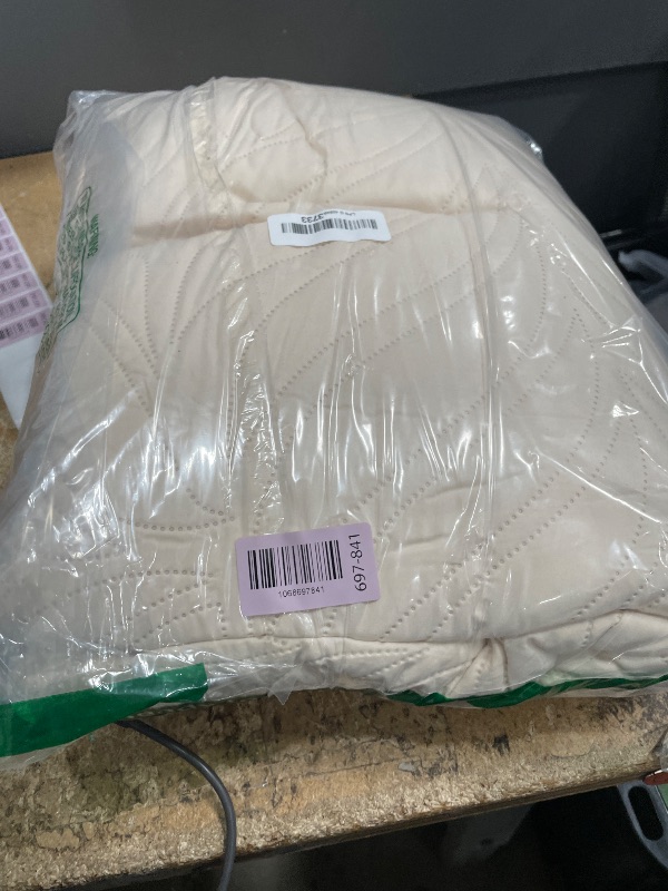 Photo 1 of ***HAS MINOR DAMAGE*** EXQ Home Quilt Set King Size Beige 3 Piece,Lightweight Soft Coverlet Modern Style Leaf Pattern Bedspread Set(1 Quilt,2 Pillow Shams)