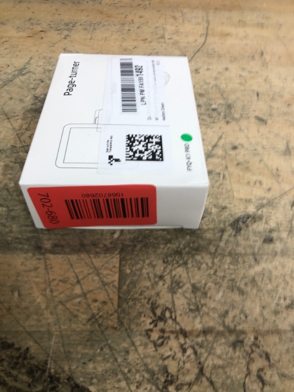 Photo 1 of [Case-Friendly] Remote Control Page Turner Ring for Kindle Paperwhite Oasis Scribe Kobo eReaders, Camera Camcorder Remote Controls, Page Turner Clicker for iPhone ipad Tablets with Storage Bag Green