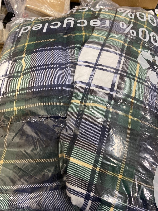 Photo 1 of ***MISSING PARTS***
Madison Park Essentials Parkston Plaid Comforter, Matching Sham, 3M Scotchguard Stain Release Cover, Hypoallergenic All Season Bedding-Set, Full/Queen, Navy, 3 Piece