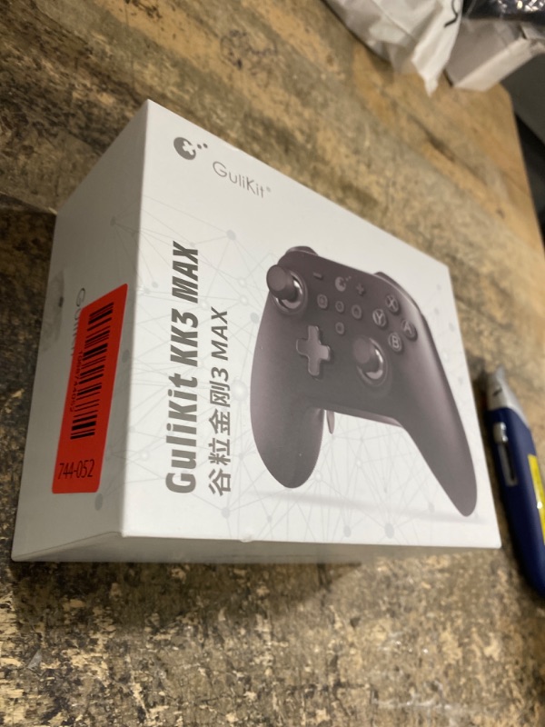 Photo 1 of (used)(damaged joystick) GuliKit KK3 Max Game Controller Hall Effect Joysticks Analog & Digital Triggers Wireless Pro 1000HZ Polling Rate