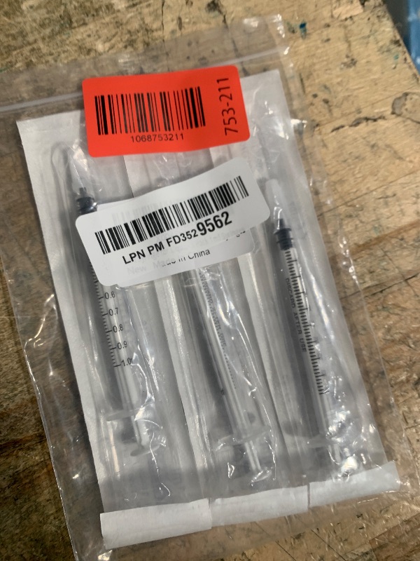 Photo 1 of 1ml Syringe for Liquid, Oral, Scientific Labs, Measurement, Dispensing, with Cap- 3 Pack 1ml Syringes