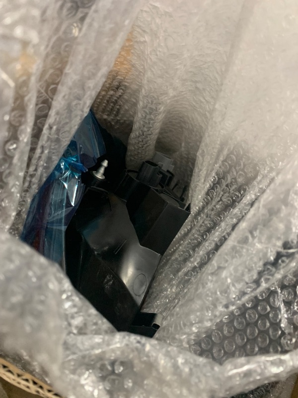 Photo 1 of **Only One**
MAYELLO Pair Red Tail Lights Rear Lamps w/bulbs fit for 2016 2017 2018 2019 2020 2021 2022 2023 Toyota Tacoma Base/SR/SR5/TRD/Sport Replacement OE Style,Driver?Passenger Side