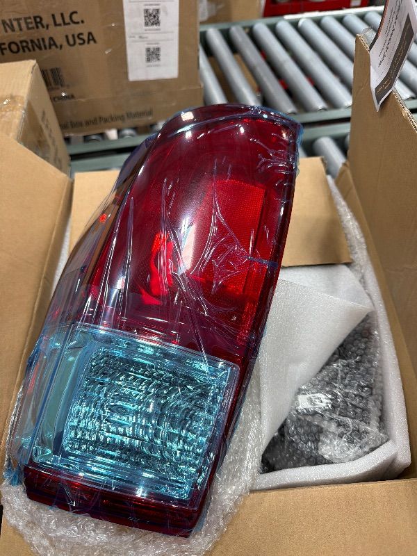 Photo 1 of **Only One**
MAYELLO Pair Red Tail Lights Rear Lamps w/bulbs fit for 2016 2017 2018 2019 2020 2021 2022 2023 Toyota Tacoma Base/SR/SR5/TRD/Sport Replacement OE Style,Driver?Passenger Side