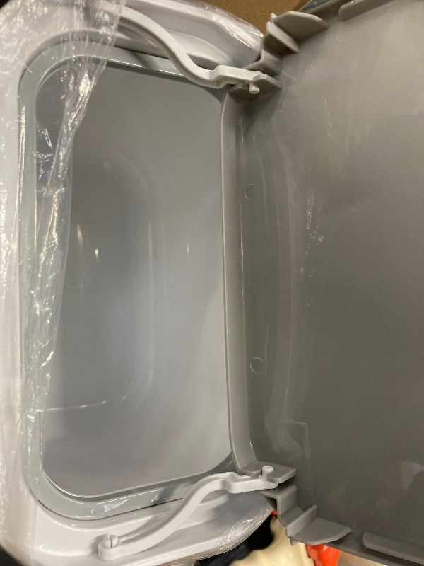 Photo 1 of ****Factory seal****

Small Trash Can with Lid, 1.8 Gallon Flip-Top Wall-Mounted Garbage Can, Slim Waste Basket & Compost Bin for Bathroom, Kitchen, Bedroom, Living Room, Office, Laundry - White (1.8 Gel) (1.8Gel)