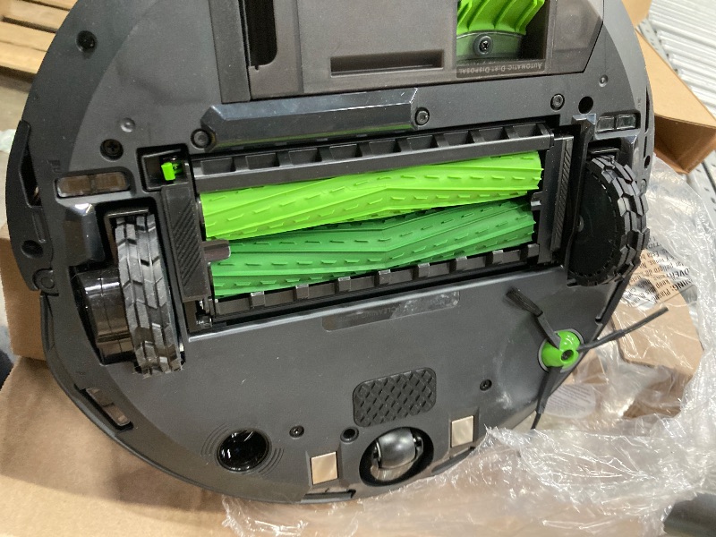 Photo 1 of ***NON-FUNCTIONAL SELLING AS PARTS ONLY*** IRobot Roomba Combo J7+ Vacuum & Mop - Self-Emptying