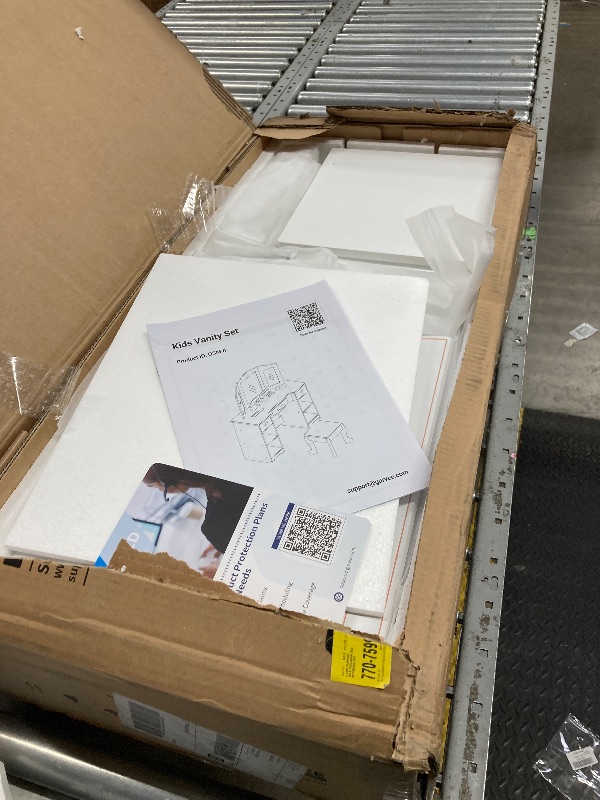 Photo 1 of ***image only reference**Zimtown Kids Vanity, Girls Pretend Play Makeup Table Set, Princess Toy Furniture, White