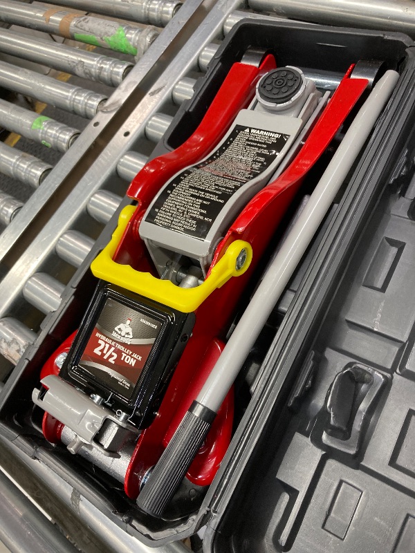 Photo 1 of (4 pack) Lysol Disinfectant Spray, Sanitizing and Antibacterial Spray, Crisp Linen Scent, 19 fl oz, 2 Pack
