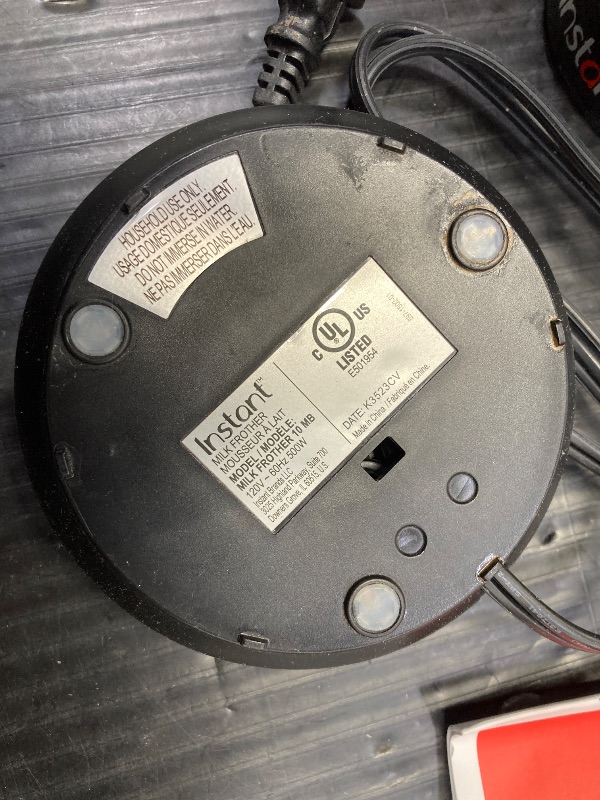 Photo 1 of ***INSIDE PERFECTLY CLEAN**OUTSIDE IS A LITTLE DIRTY***Instant Pot Milk Frother, 4-in-1 Electric Milk Steamer, 10oz/295ml Automatic Hot and Cold Foam Maker and Milk Warmer for Latte, Cappuccinos, Macchiato, From the Makers of Instant 500W, Black***INSIDE 