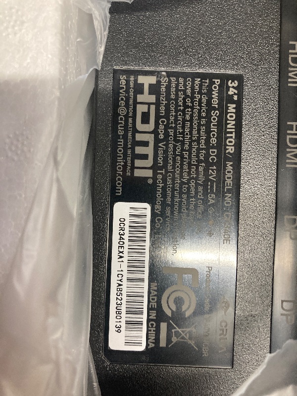 Photo 1 of ***Screen damage****
CRUA 34 Inch 165Hz UWQHD IPS Utrawide Gaming Monitor,3440x1440,21:9, Built-in Speakers,120 sRGB,HDMI/DP,Wall Mountable-Black