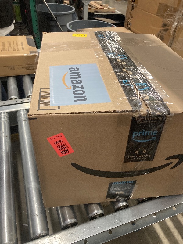 Photo 1 of ***Parts only***

WRENSONGE King Size Comforter Set -  Olive Green Comforter Prewashed Soft Lightweight for All Seasons,Fluffy Down Alternative Comforter King Size with 2 Pillow Shams