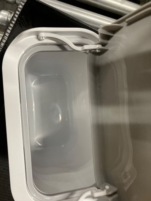 Photo 1 of ****Factory seal****

Small Trash Can with Lid, 1.8 Gallon Flip-Top Wall-Mounted Garbage Can, Slim Waste Basket & Compost Bin for Bathroom, Kitchen, Bedroom, Living Room, Office, Laundry - White (1.8 Gel) (2.1 Gel)