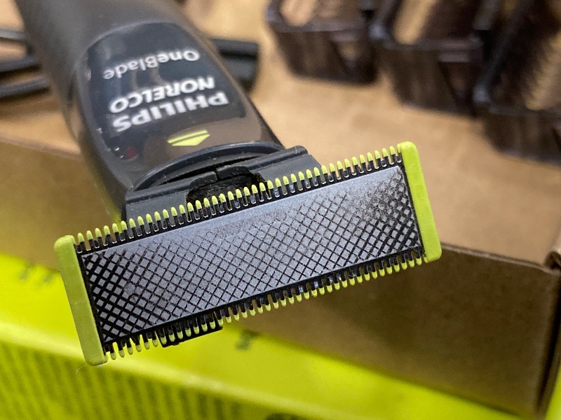 Photo 1 of ***WHAT YOU SEE IN PICS IS ALL THAT IS INCLUDED*NOTHING ELSE***Philips Norelco for Face + Body, Electric Beard Trimmer, Shaver and Groomer, 5in1 Adjustable Comb, 1x Body Kit, Model QP2834/70, Black/Lime Green***WHAT YOU SEE IN PICS IS ALL THAT IS INCLUDED