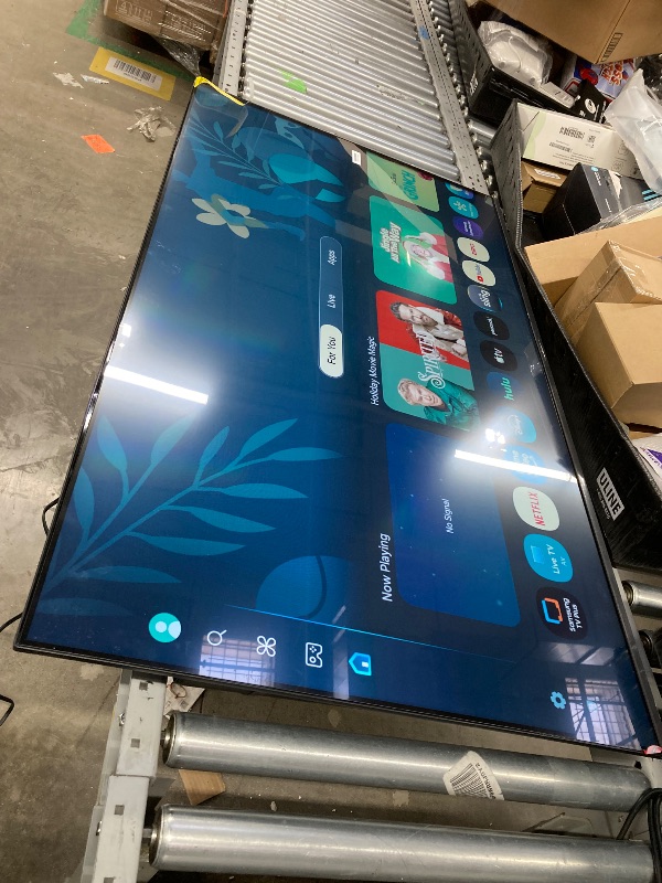 Photo 1 of ***MISSING LEG SUPPORT AND REMOTE CONTROL ***Samsung 50" U8000FD Crystal UHD 4K Smart TV with 4-Year Coverage