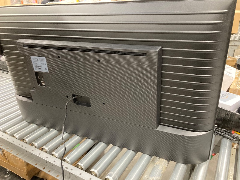 Photo 1 of ***MISSING LEG SUPPORT AND REMOTE CONTROL ***Samsung 50" U8000FD Crystal UHD 4K Smart TV with 4-Year Coverage