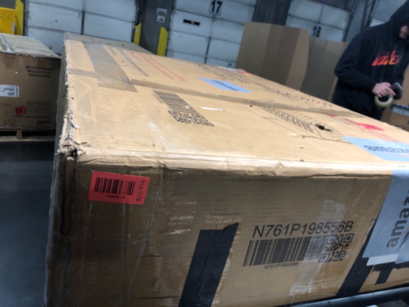 Photo 1 of ***PARTIAL SET - PRICE ADJUSTED*** Merax Upholstered Daybed with Trundle, Modern Velvet Sofa Bed with Tufted Button Design and Curved Armrests for Living Room, Bedroom and Guest Room, No Box Spring Needed, Green