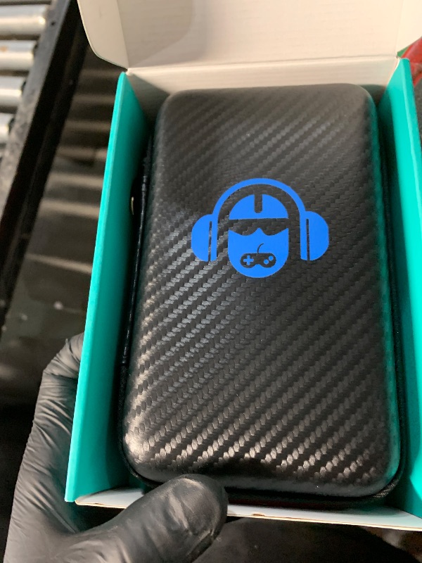 Photo 1 of ?R36MAX 4000mAh Portable Rechargeable Handheld Retro Game Console,Comfort Non-Slip Handheld Standing Retro Game Console with 64G TF Car,4.0-inch Screen,for Office,White