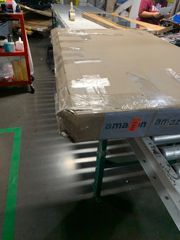 Photo 1 of ***MINOR DAMAGE SEE NOTES/ PICTURES***
Samsung 55-Inch Class QLED Q7F Series Samsung Vision AI Smart TV (2025 Model, 55Q7F) Quantum HDR, Object Tracking Sound Lite, Q4 AI Gen1 Processor, 4K upscaling, Gaming Hub, Alexa Built-in