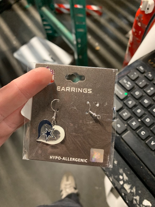 Photo 1 of ***DAMAGED - SEE NOTES/PICTURES***
NFL Dallas Cowboys Swirl Heart Earrings