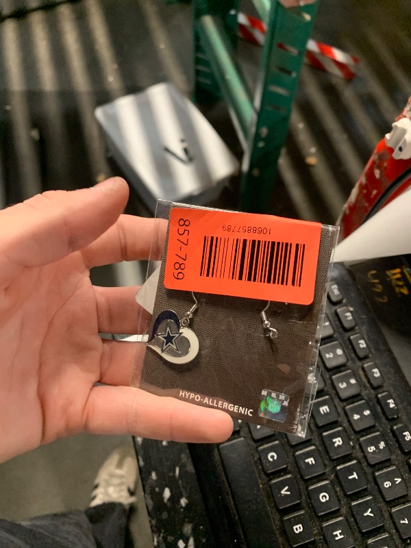 Photo 1 of ***DAMAGED - SEE NOTES/PICTURES***
NFL Dallas Cowboys Swirl Heart Earrings