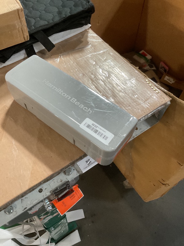 Photo 1 of ***MISSING PARTS***
Hamilton Beach Electric Knife Set with Reciprocating Serrated Blades, Storage Case, Fork - For Carving Meats, Bread, Foam, More