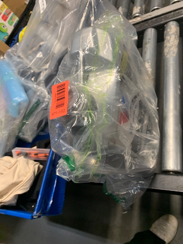 Photo 1 of ***only one***Valvoline SynPower 5W-30 Full Synthetic Motor Oil - 5qt (Case of 3) (787007-3PK)