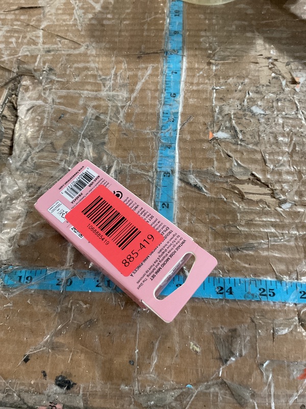 Photo 1 of Tweezerman Vintage Rose Micro Mini Tweezer Set