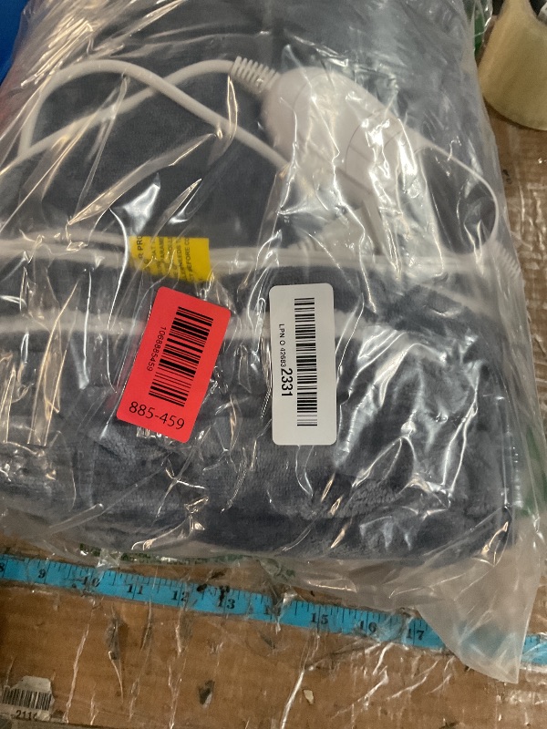 Photo 1 of ***DAMAGED - SEE NOTES/PICTURES*** Homemate Heated Blanket Electric Throw - 50"x60" Heating Blanket Throw 1/2/4/6/8 Hours Auto-Off 10 Heat Level Over-Heat Protection Flannel Sherpa ETL Certification