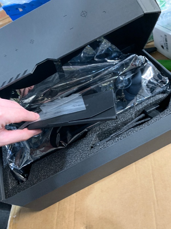 Photo 1 of ***(USED/ SEE NOTES BEFORE BIDDING)***
ASUS TUF Gaming GeForce RTX ™ 4080 16GB GDDR7 OC Edition Gaming Graphics Card (PCIe® 5.0, HDMI®/DP 2.1, 3.6-Slot, Military-Grade Components, Protective PCB Coating, axial-tech Fans, Vapor Chamber)