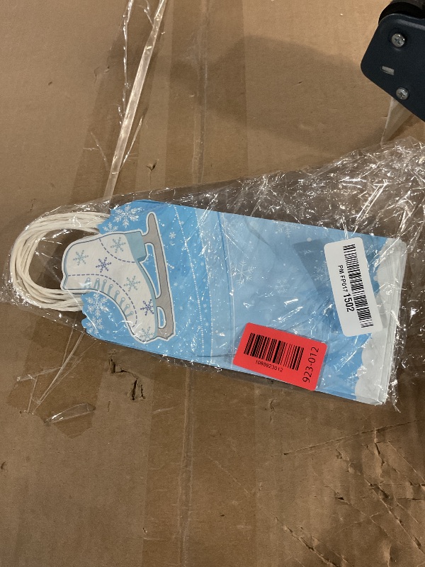 Photo 1 of * only comes with five *
TecUnite 16 Pcs Ice Skating Goodie Bags Winter Party Favor Blue Gift Paper Bags with Handles for Birthday Holiday Party Supplies