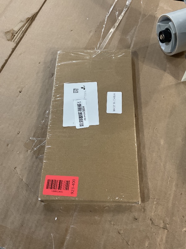 Photo 1 of * factory sealed *
Carbon Fiber License Plate Frame, Glossy Waterproof Plastic Number Plate Frame Print Carbon Fiber Pattern for Man and Women (with Fasteners and Screws) 2 Pack