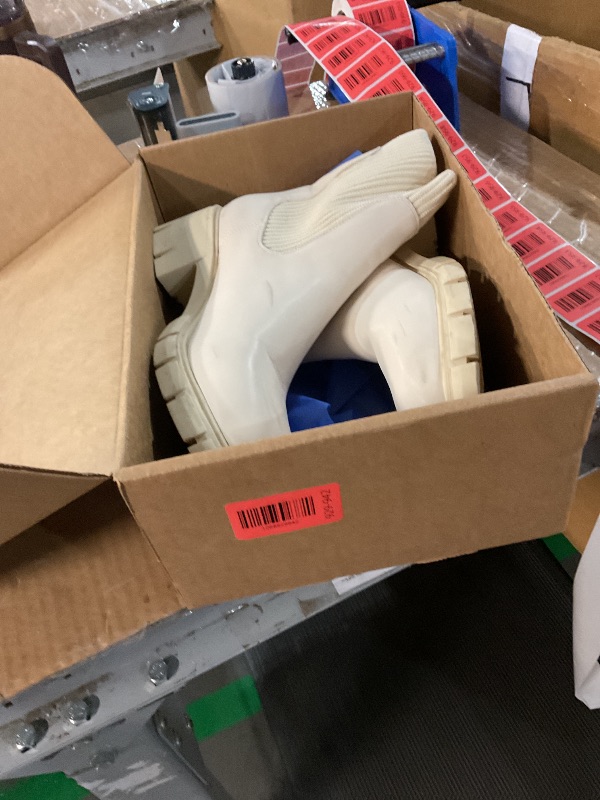 Photo 1 of ***DAMAGED - SEE NOTES/PICTURES*** Ruanyu Womens Lug Sole Platform Ankle Boots Elastic Chunky Block Heel Non-Slip Combat Comfortable Chelsea Booties 9