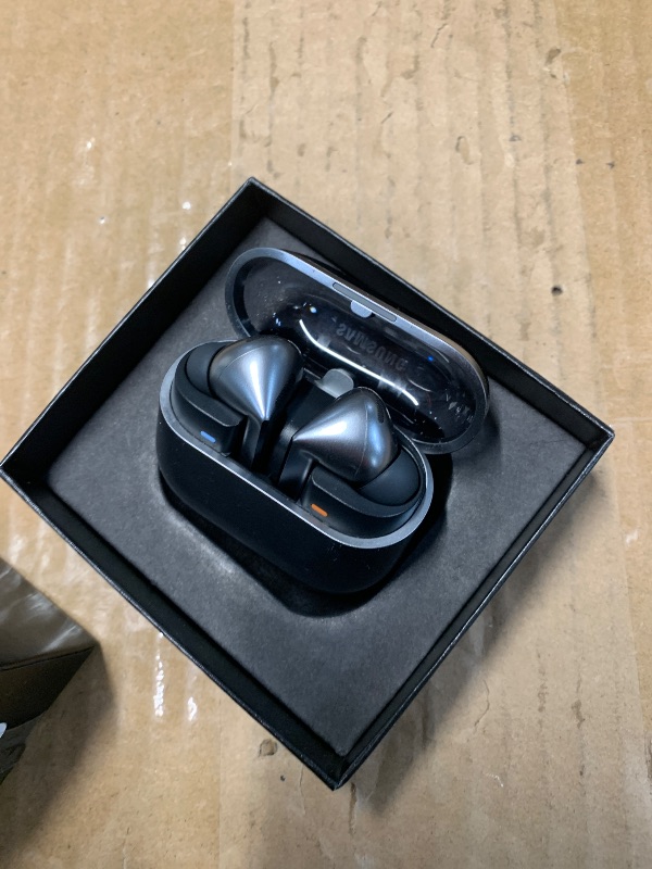 Photo 1 of Samsung Galaxy Buds 3 Pro AI True Wireless Bluetooth Earbuds, Noise Cancelling, Sound Optimization, Redesigned Comfort Fit, Silver [US Version, Amazon Exclusive, 2Yr Warranty]