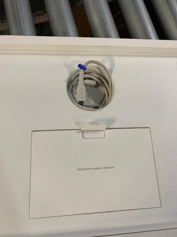 Photo 1 of ***DAMAGED - SEE NOTES/PICTURES*** Apple 2023 MacBook Air 15-inch Laptop with M4 chip: Built for Apple Intelligence, 15.3-inch Liquid Retina Display, 24GB Unified Memory, 512GB SSD Storage, 12MP Center Stage Camera, Touch ID; Midnight
