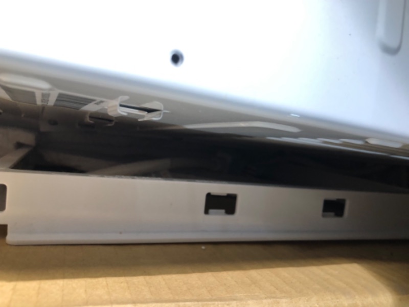 Photo 1 of (parts loose)
Hisense WCH08R25A Window Air Conditioner, White, 8,000 BTU Heat and Cool, 4 modes (Cooling, Heating, Fan, Dehumidifier), Easy Installation, 2 Years Warranty