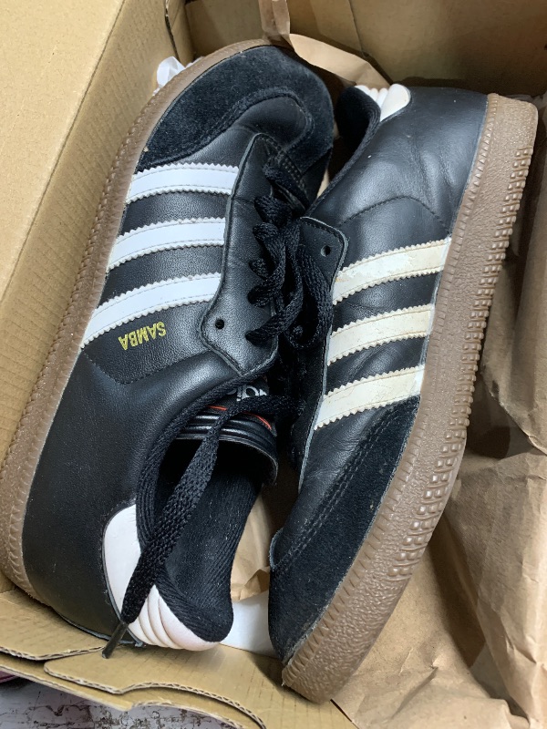 Photo 1 of (used item)(see all images) adidas Unisex-Kid's Samba Indoor, Black/None/None, 6