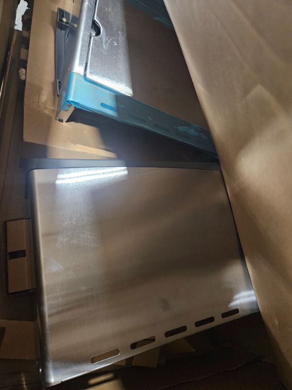 Photo 1 of ** For Parts only Missing actual grill ** Napoleon Rogue PRO 625 Natural Gas Grill with Infrared Side Burner, Stainless Steel, Durable 6-Burner BBQ