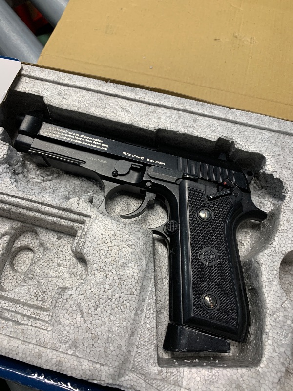 Photo 1 of (missing pieces)(see images) Crosman CFAMP1L Full Auto P1 CO2-Powered BB Air Pistol With Laser Sight (Class II <1 mW)