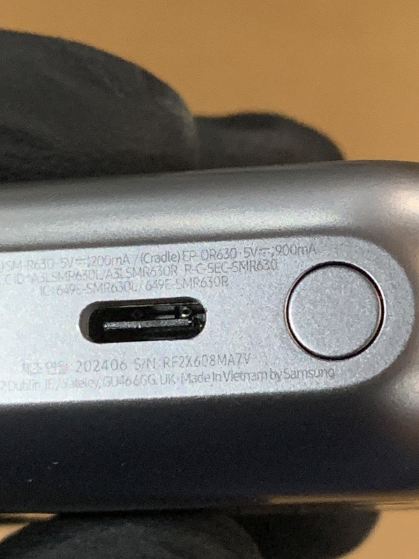 Photo 1 of (left earpiece doesn't work) Samsung Galaxy Buds 3 Pro AI True Wireless Bluetooth Earbuds, Noise Cancelling, Sound Optimization