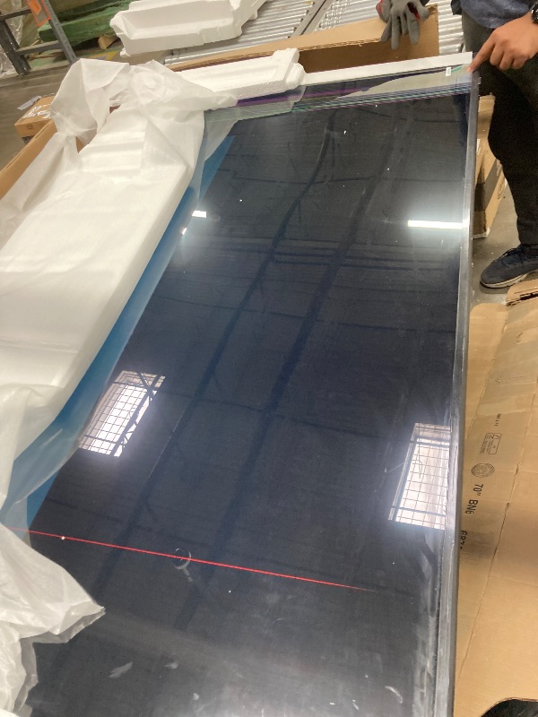 Photo 1 of ***BROKEN***Samsung 70-Inch Class Crystal UHD U8000F 4K Smart TV (2025 Model) Endless Free Content, Crystal Processor 4K, MetalStream Design, Knox Security, Alexa Built-in