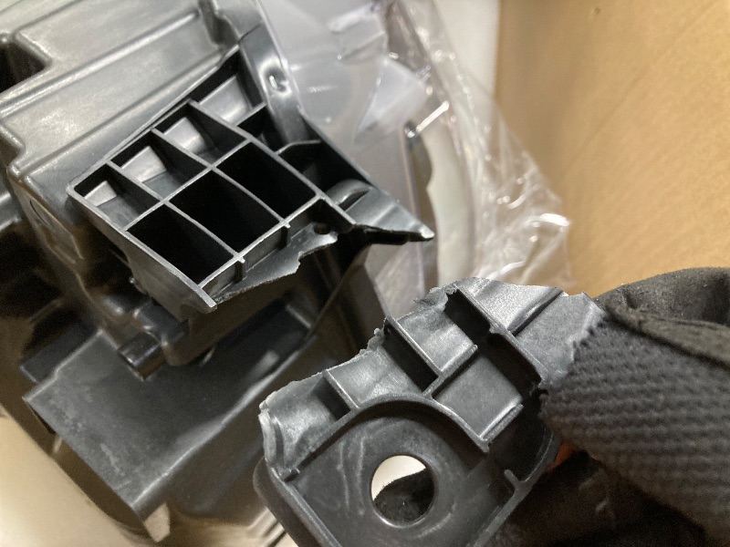 Photo 1 of ***THERE IS A BROKEN SCREW TAB AS SEEN IN THE PICS***Headlights Assembly LED Compatible with Ford Bronco Sport 2021-2024, Headlamp Right Passenger Side Replacement FO2503412 M1PZ13008L***THERE IS A BROKEN SCREW TAB AS SEEN IN THE PICS***