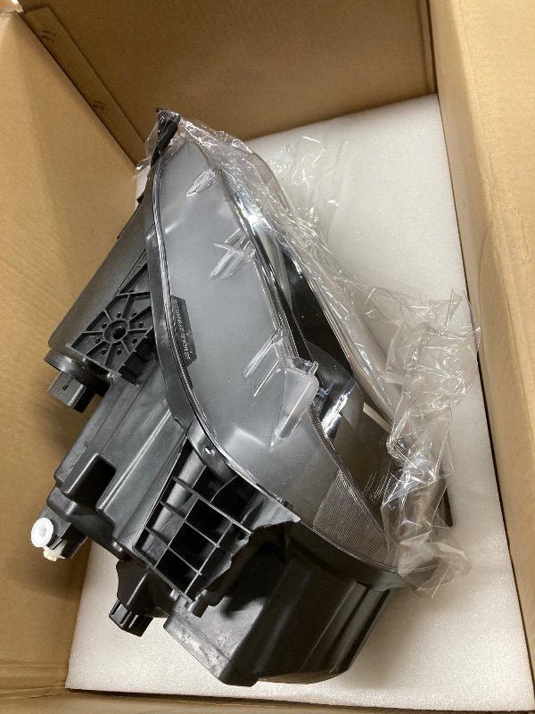 Photo 1 of ***THERE IS A BROKEN SCREW TAB AS SEEN IN THE PICS***Headlights Assembly LED Compatible with Ford Bronco Sport 2021-2024, Headlamp Right Passenger Side Replacement FO2503412 M1PZ13008L***THERE IS A BROKEN SCREW TAB AS SEEN IN THE PICS***