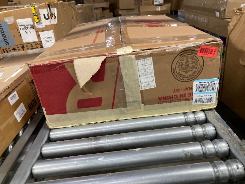 Photo 1 of black office chair on wheels