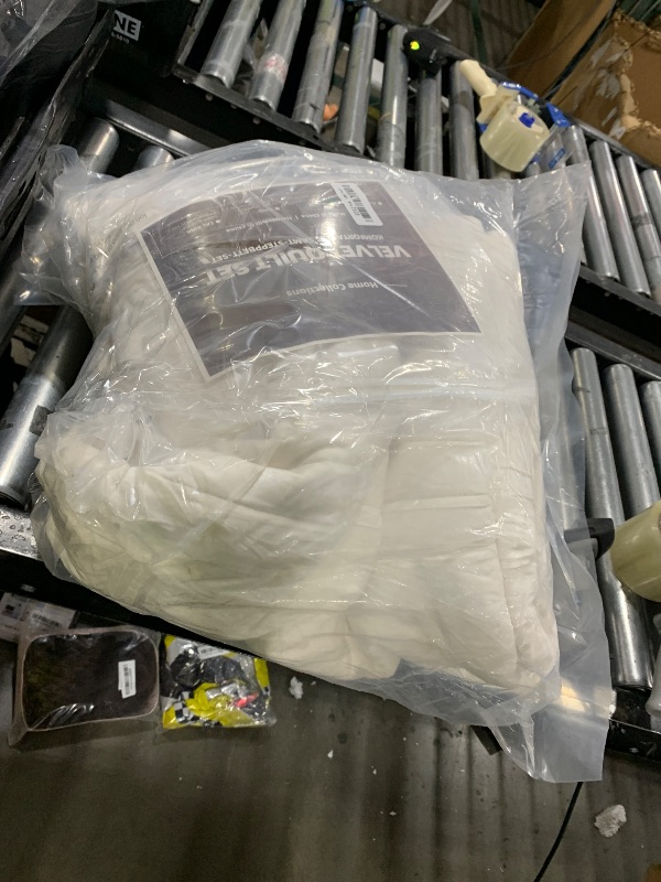 Photo 1 of Wondnuga Luxury Soft Velvet Quilt Set Full Queen Size - Lightweight Velvet Bedding Set for All Season, Oversized Bedspread Coverlet Comforter Set with 2 Pillow Shams, Cream White, Striped