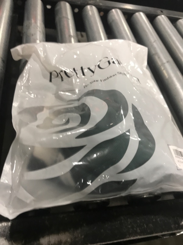 Photo 1 of PRETTYGARDEN Women 2025 Fall Clothes Long Sleeve Shirts Ribbed Knit Fitted Basic Tee Going Out Tops Underscrub Casual Outfits (Dark Green,Small)