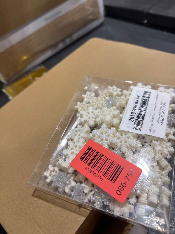 Photo 1 of 100Pcs Mini Snowflake Ornament Christmas Decorations- Glitter Resin White and Silver Snowflakes Christmas Craft Embellishment for DIY Craft Xmas Tree Winter Party Table Decor (3 Sizes)