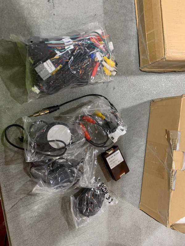 Photo 1 of 4G+64G Android 15 Car Stereo for Chevrolet Chevy Silverado GMC Sierra Yukon 2007-2013 with Wireless Carplay Android Auto, 9 Inch Touch Screen GPS/WiFi/Bluetooth 5.0/ FM/32EQ/ SWC/Backup Camera