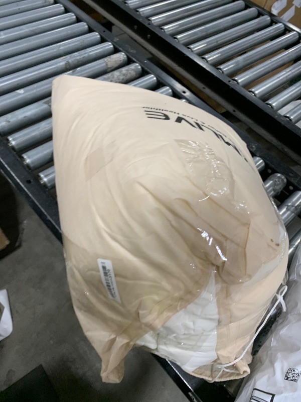 Photo 1 of All Season Wool Comforter Duvet Insert King Size, Ultra-Soft Wool Filled Comforter, Medium Weight, Washable, Noiseless Cotton Shell(White)