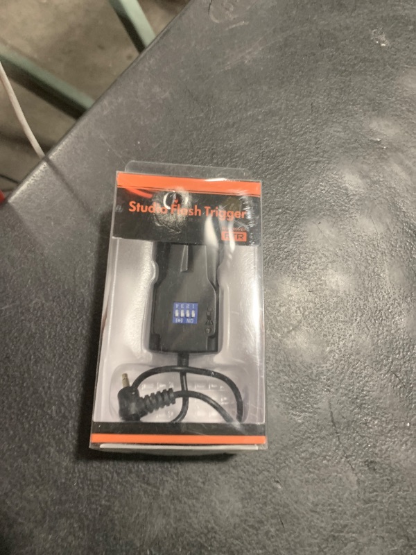 Photo 1 of GODOX RTR-16 Flash Trigger Receiver for Monolight Studio Strobe Light, Basic Universal 433MHz 16 Channels, 3.5mm /6.35mm Syn Jack, RT-16 Receiver, Works with RT-16 CT-16 AT-16 Flash Transmitter