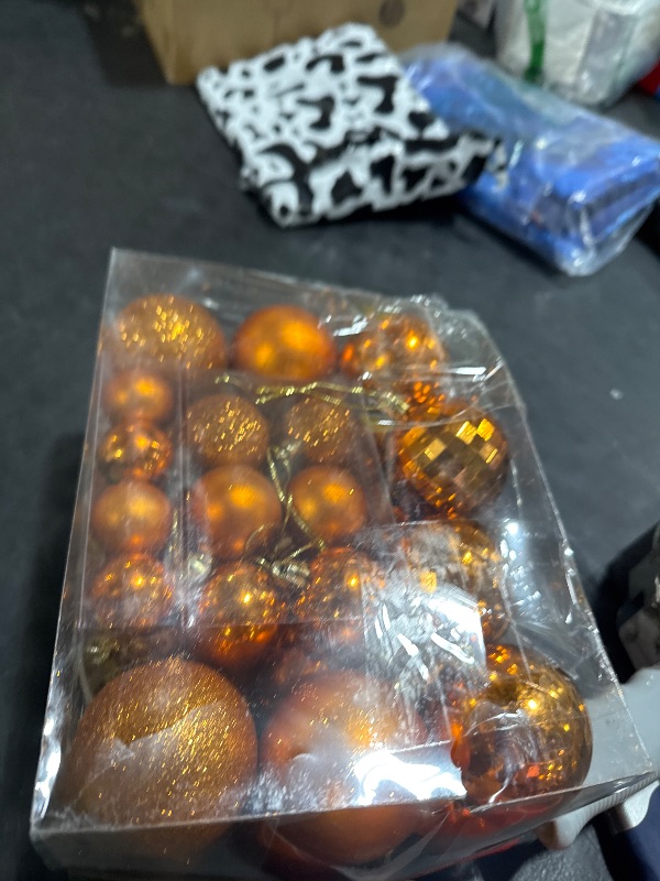 Photo 1 of 50pcs Copper Orange Christmas Ball Ornaments Small Shatterproof Christmas Tree Decorations Orange Ornaments Balls with Hanging Loop for Fall Halloween Xmas Wedding Holiday Party Wreath Home Decor